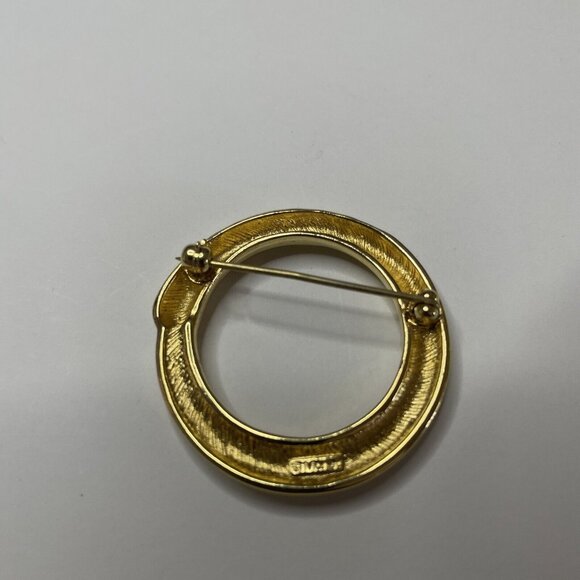 vintage monet circle brooch polished gold toned Signed pin - Picture 2 of 4